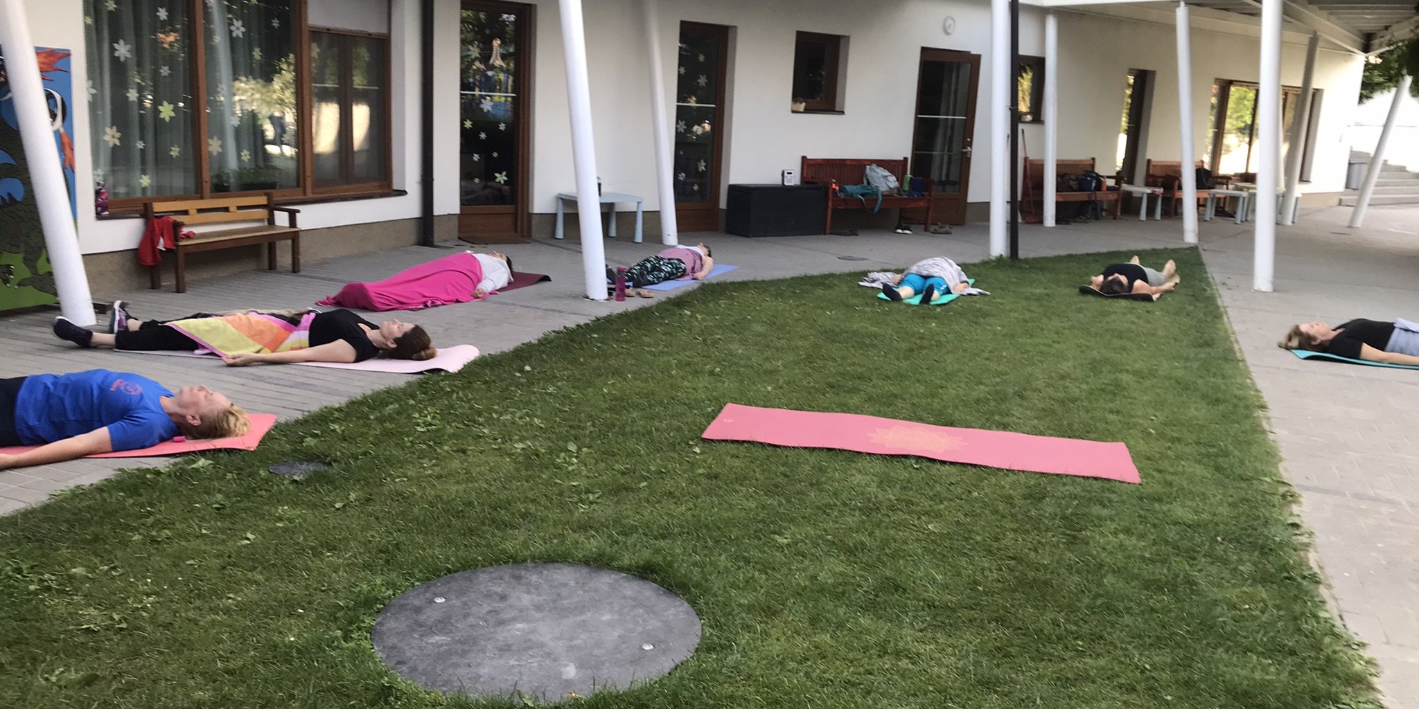 Aviva torna utáni relaxáció a szabadban